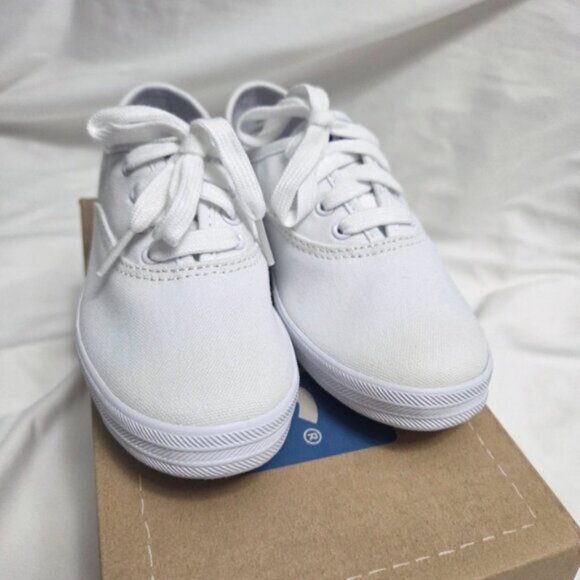 NIB Keds Girls Champion Canvas Sneakers White Size 13.5 - Picture 2 of 11